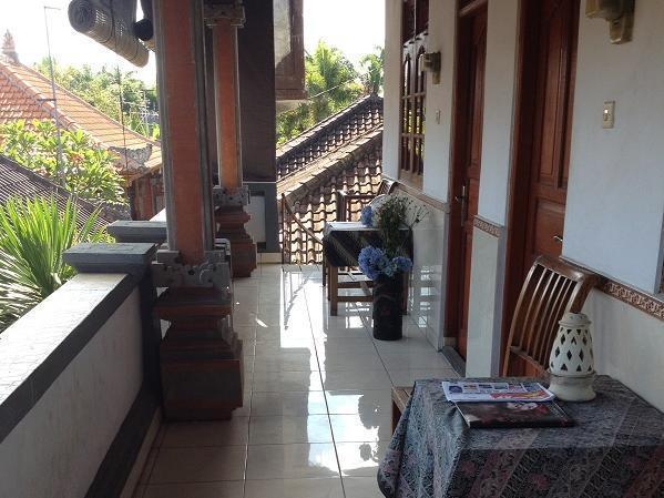 Oyo 90532 Verra Guest House スミニャック エクステリア 写真