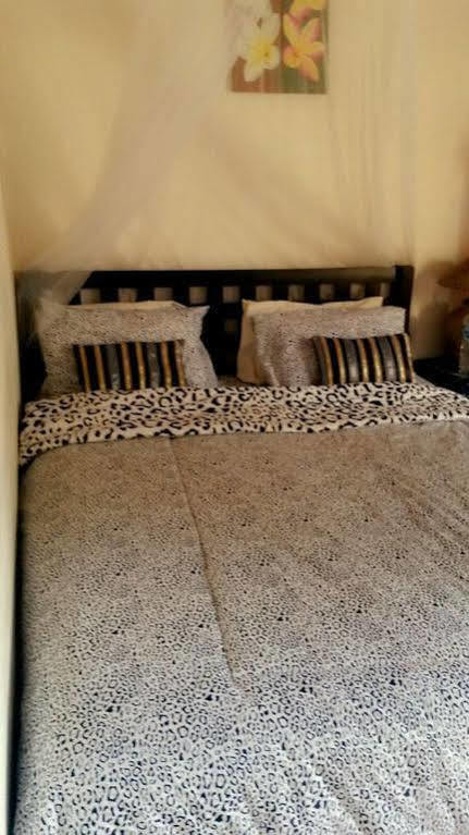 Oyo 90532 Verra Guest House スミニャック エクステリア 写真